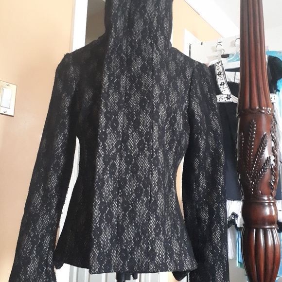 Vintage Bebe black lace jacket with faux fur - Picture 6 of 12